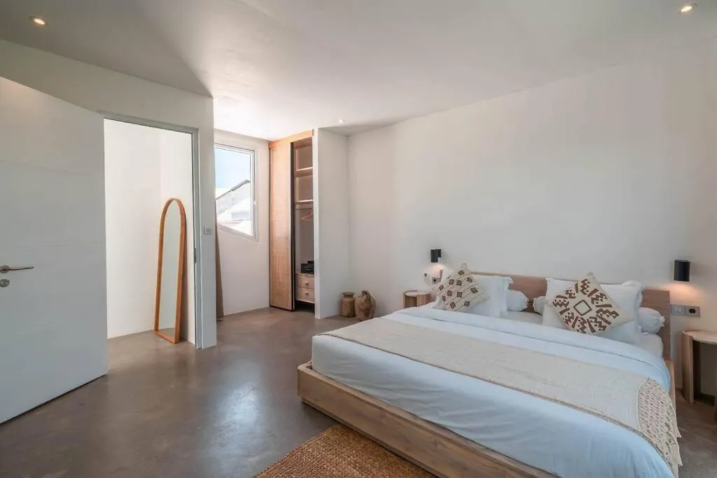 Sea Breeze Retreat 4 Modern 3Br Villa In Canggu