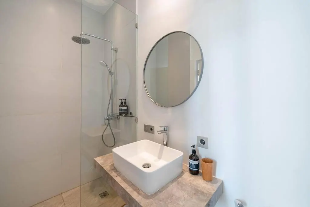 Sea Breeze Retreat 4 Modern 3Br Villa In Canggu