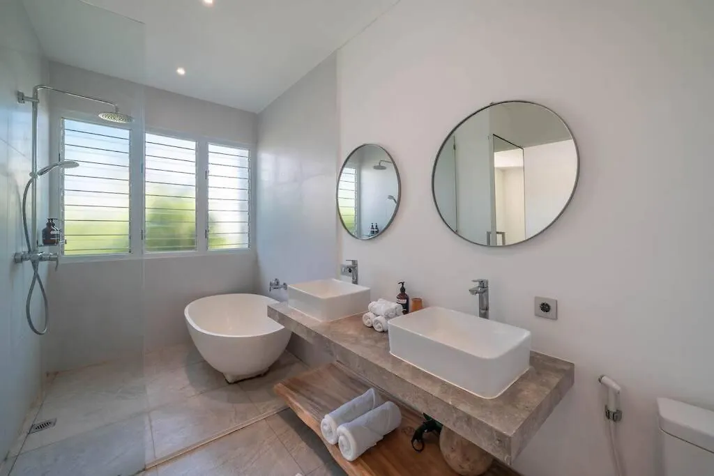 Sea Breeze Retreat 4 Modern 3Br Villa In Canggu