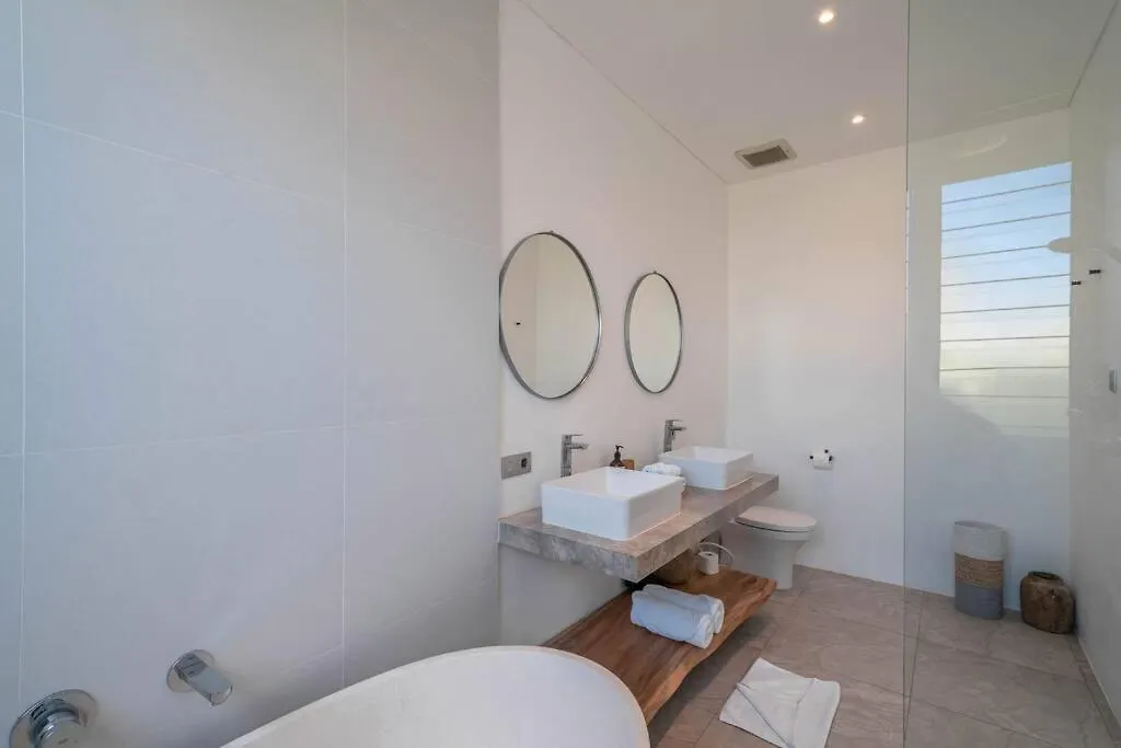 Sea Breeze Retreat 4 Modern 3Br Villa In Canggu Indonesia